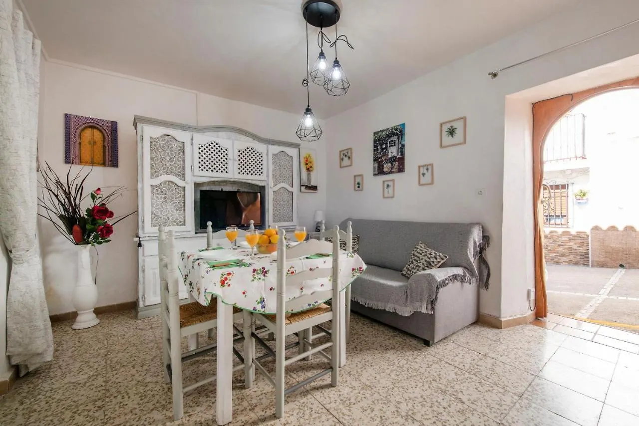 Encantadora Casa De Pueblo Para 7 Pax Con Gran Terraza contacts